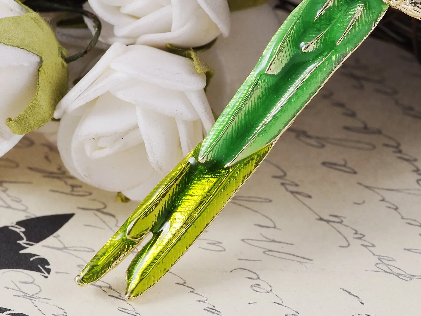 Alilang Painted Crystal Rhinestone Perch Parrot Pin Brooch Earring Set Green