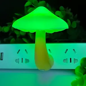 AUSAYE Led Nigh Light,Plug in Nightlight, Dusk to Dawn Sensor Automatic On and Off Night Lights Green