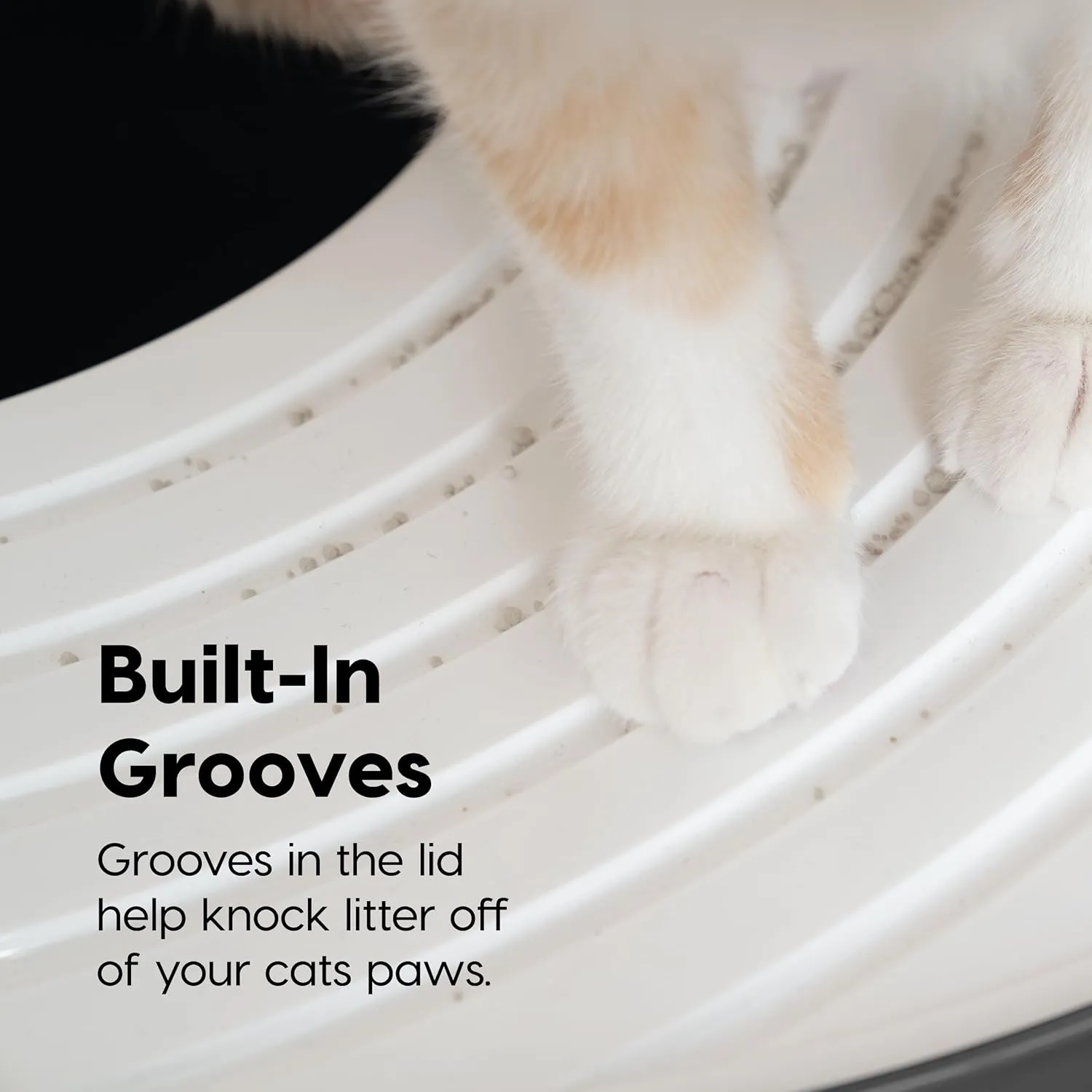 IRIS USA Cat Litter Box, Large Top Entry with Litter Catching Lid and Scoop, Dog Proof, Cat Box Enclosure, Dark Gray/White