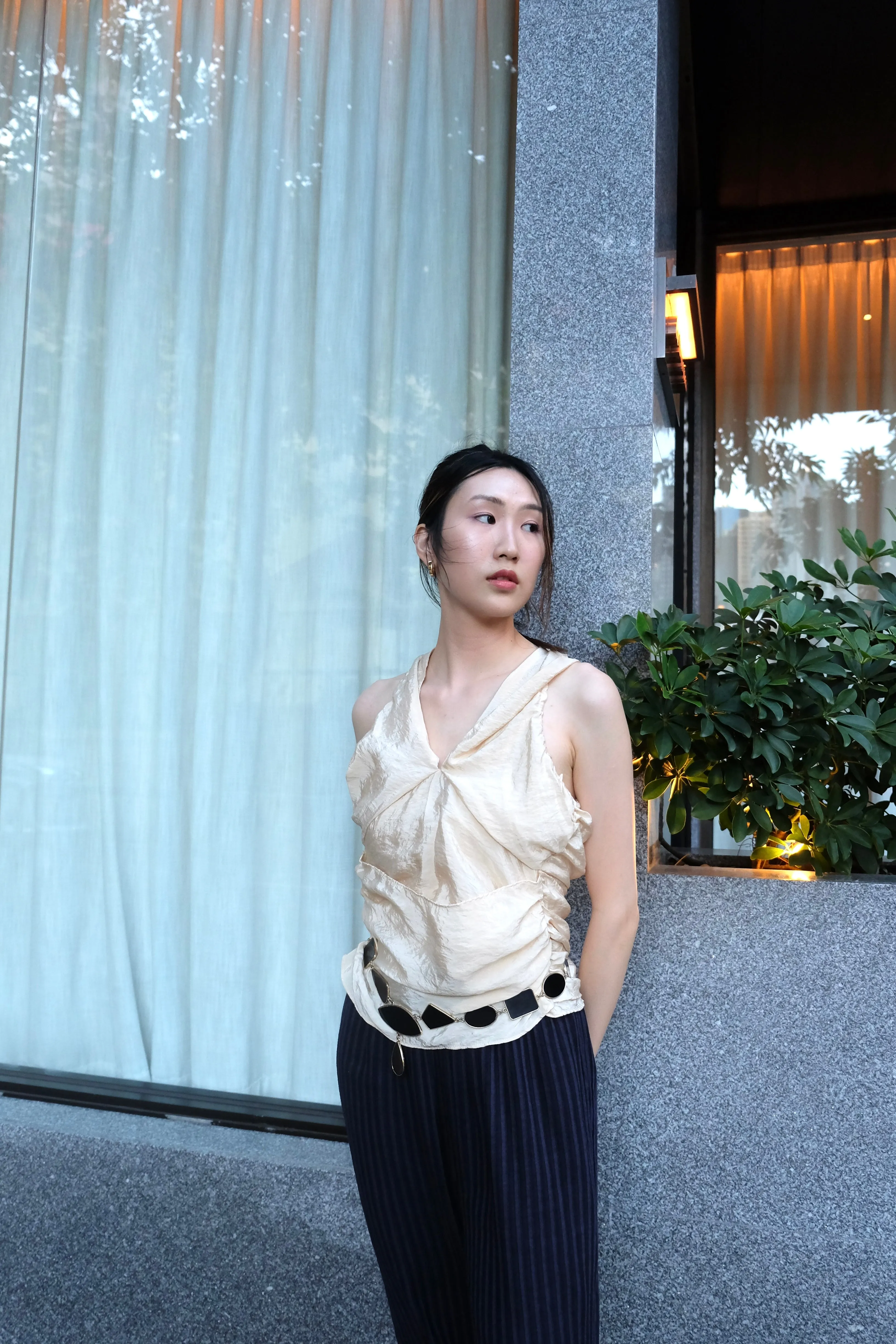 推✨"Camilla" 3-Way Romantic Top (Beige)