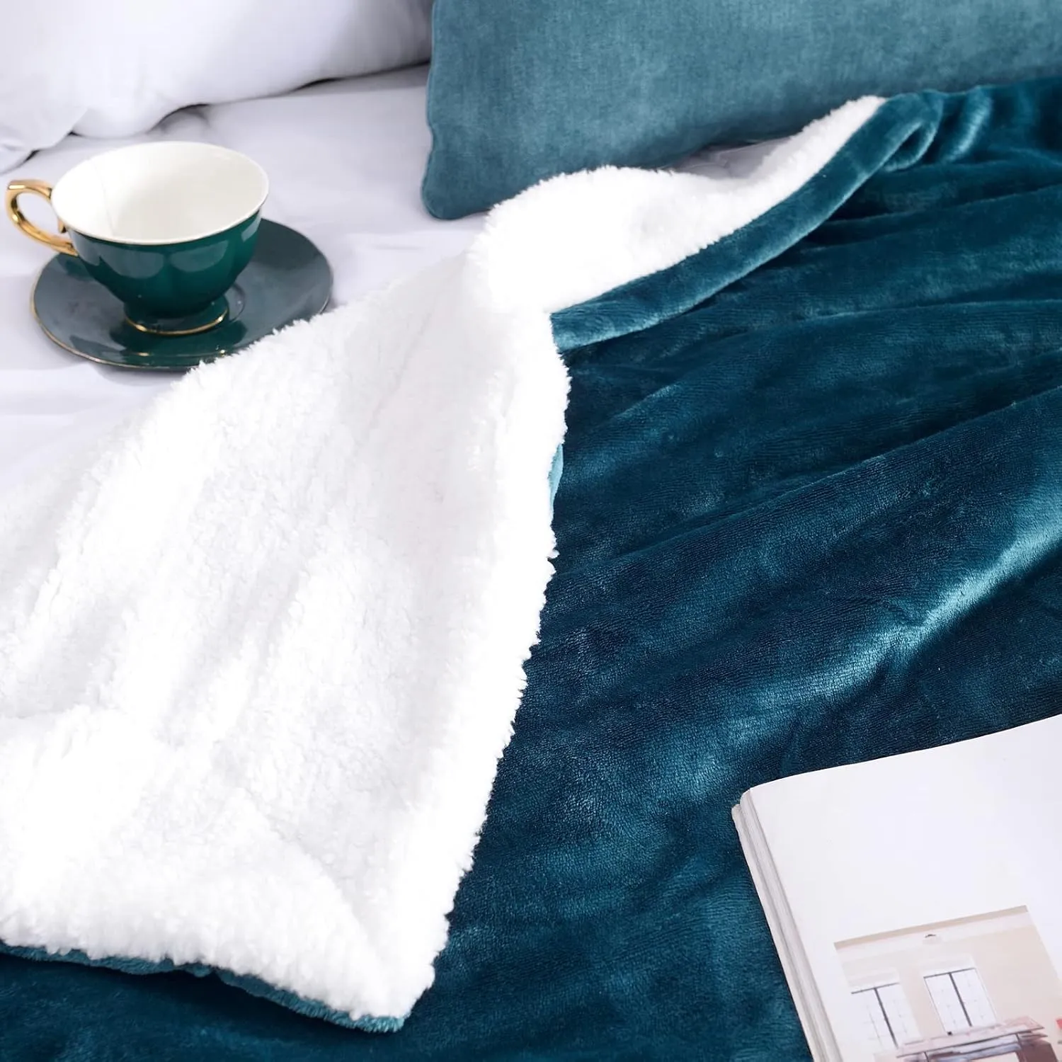 SOCHOW Sherpa Fleece Throw Blanket, Double-Sided Super Soft Luxurious Plush Blanket Twin Size 60 inchx80 inch, Blue Coral